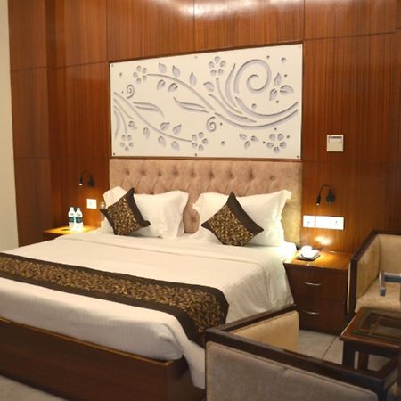 Fabhotel Roselle Inn Lucknow Exteriör bild