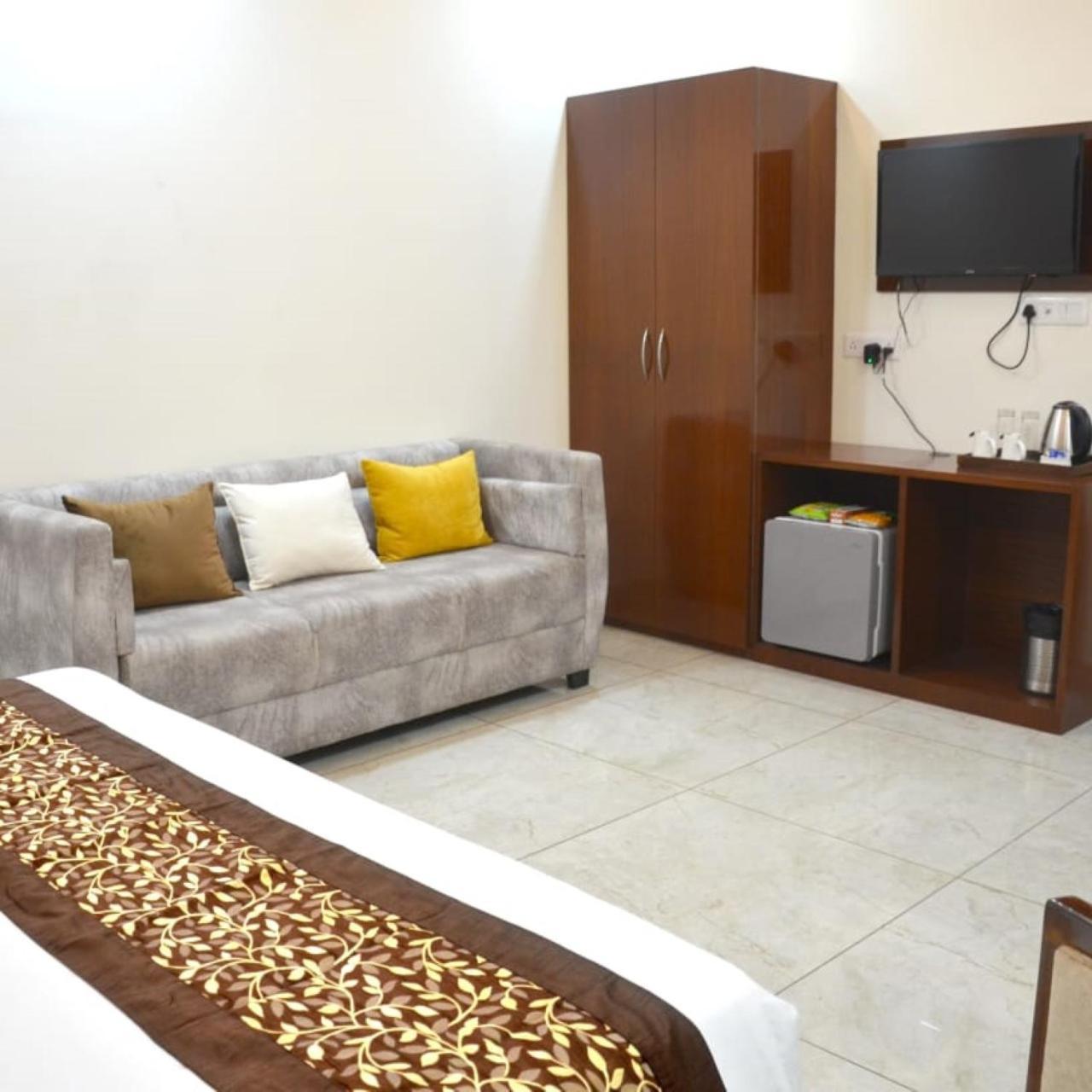 Fabhotel Roselle Inn Lucknow Exteriör bild