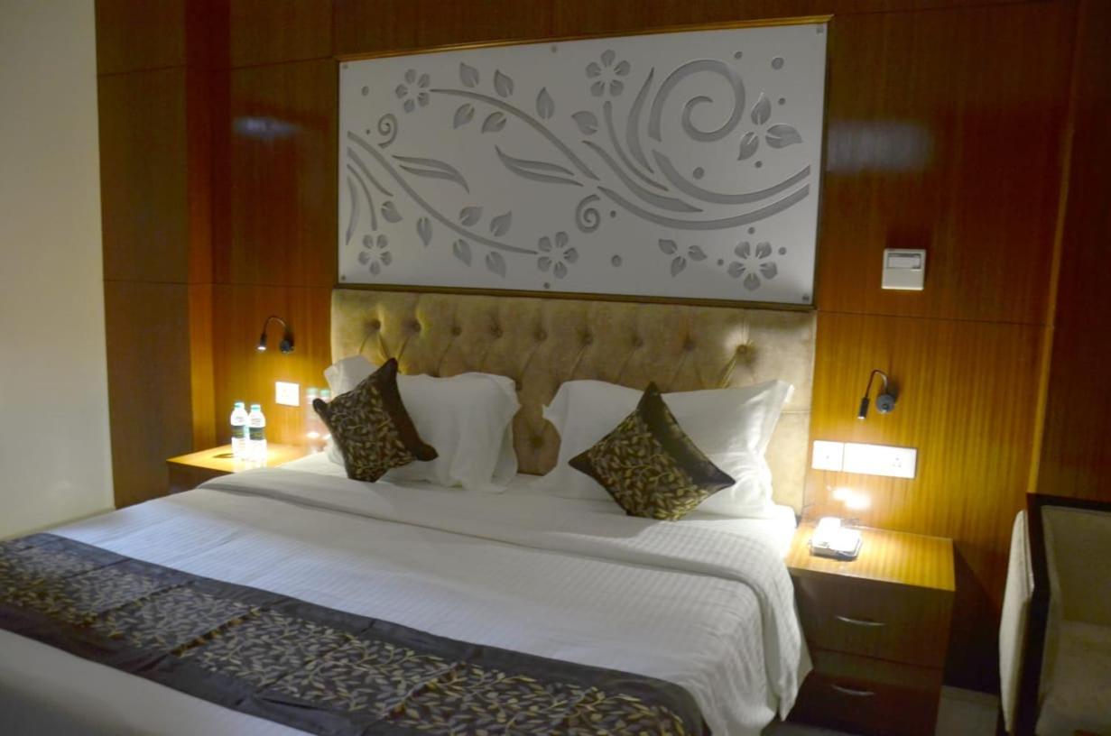 Fabhotel Roselle Inn Lucknow Exteriör bild