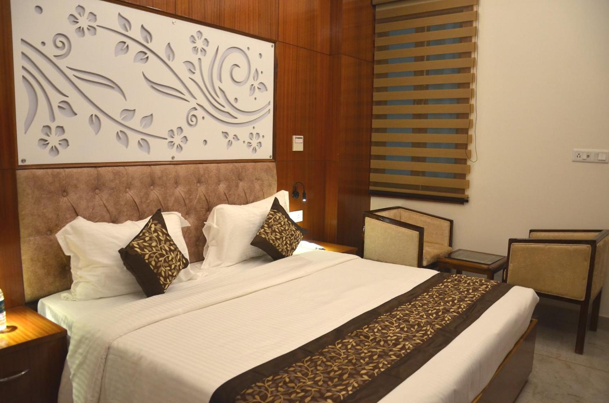 Fabhotel Roselle Inn Lucknow Exteriör bild